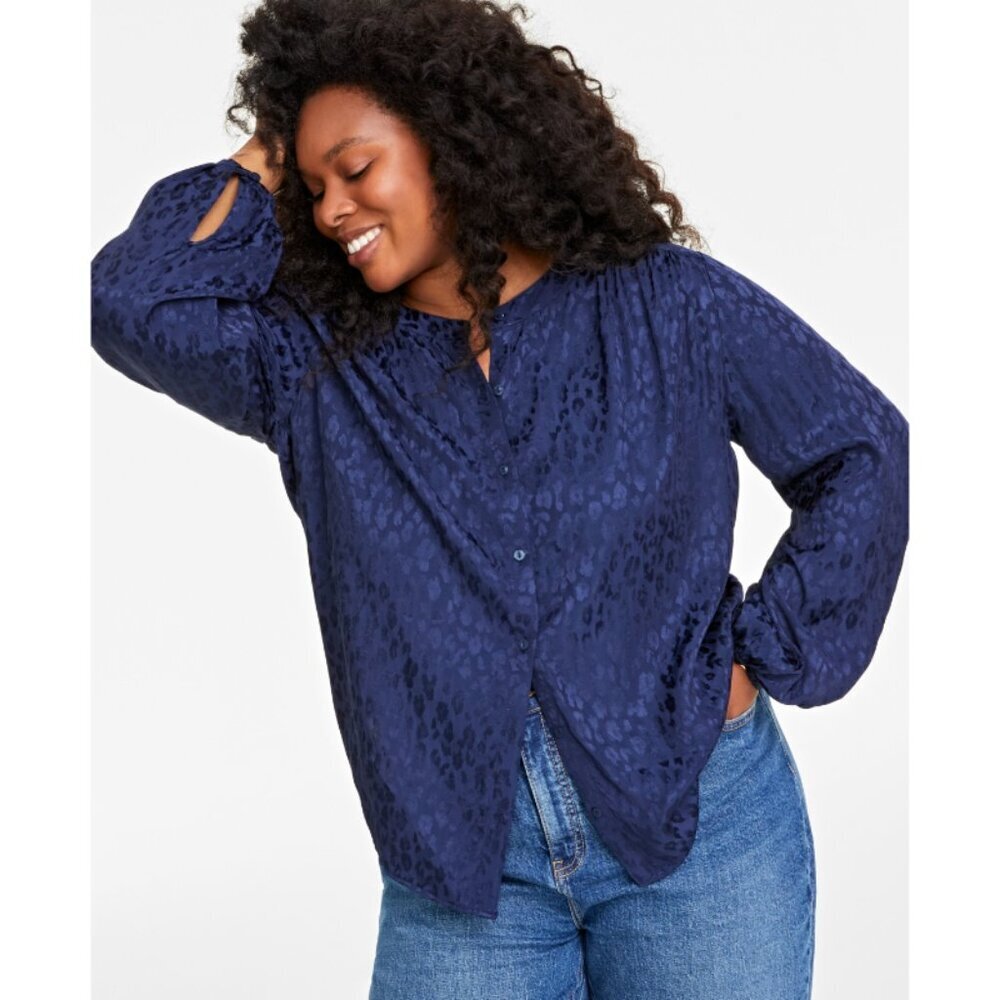 On 34th Plus Size Button Front Blue Jacquard Long Sleeved Shirt NWT
